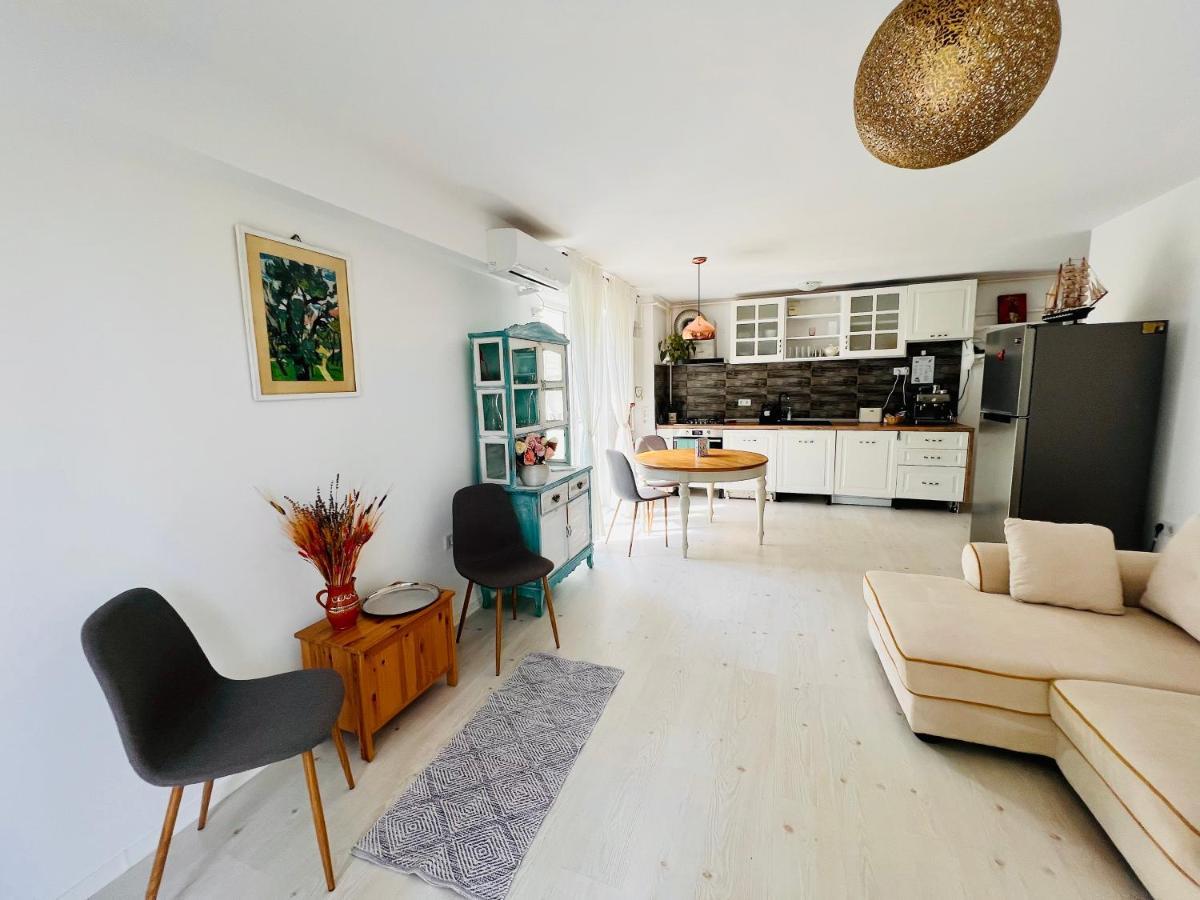 The Airport Loft Apartment Otopeni Luaran gambar
