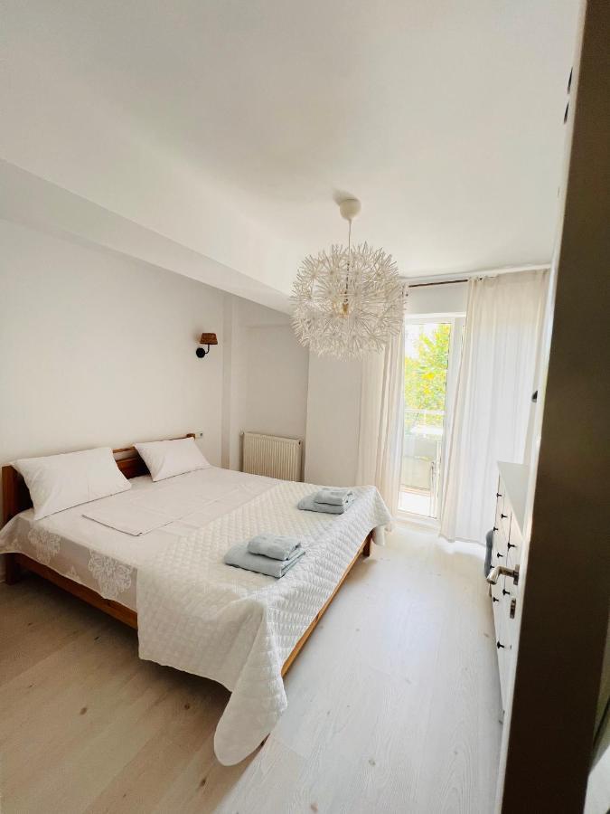 The Airport Loft Apartment Otopeni Luaran gambar